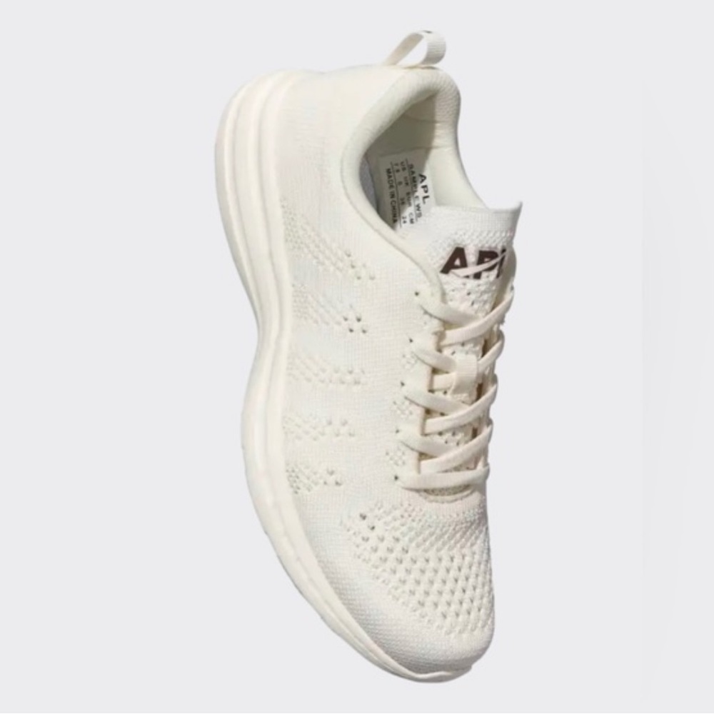 APL Techloom Phantom women’s 11 shoes ivory VGUC